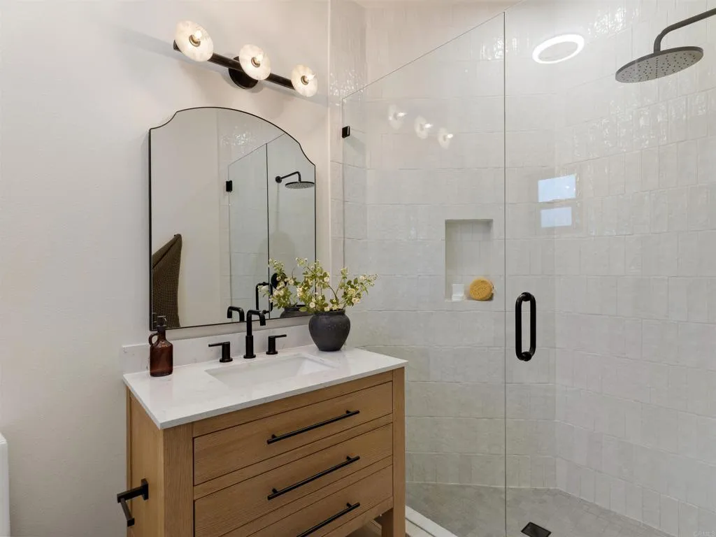 https://cdn.realtyfeed.com/cdn/127/306568233/6b18b4fac0413e00c107a264ed61c872.webp
