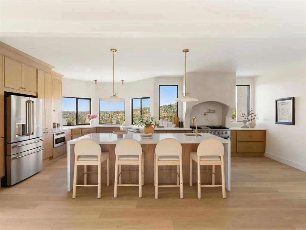 https://cdn.realtyfeed.com/cdn/127/306568233/e85805934f3038c882588e4a0491a141.webp