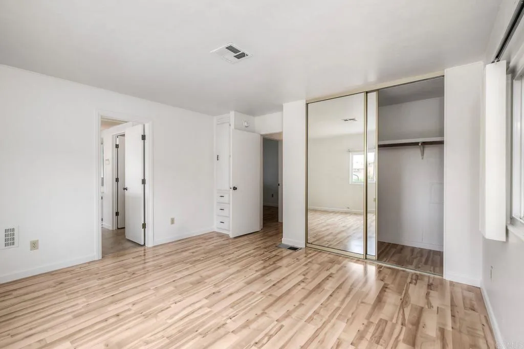 https://cdn.realtyfeed.com/cdn/127/306568234/034b36e2b2f1a8ee0bb98059fb3888a4.webp