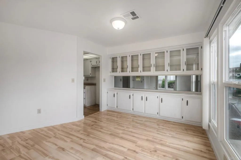 https://cdn.realtyfeed.com/cdn/127/306568234/83485bcda563ddea5fcd3fc1b4819565.webp
