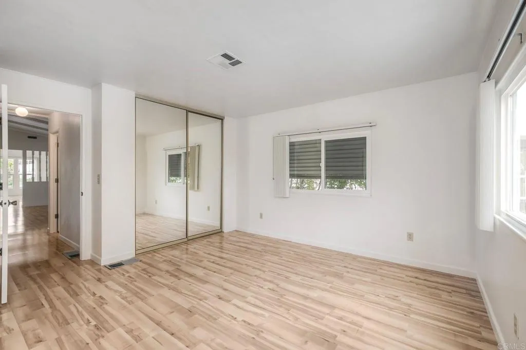 https://cdn.realtyfeed.com/cdn/127/306568234/adbac37bab8c81486adde15b0850e9c7.webp