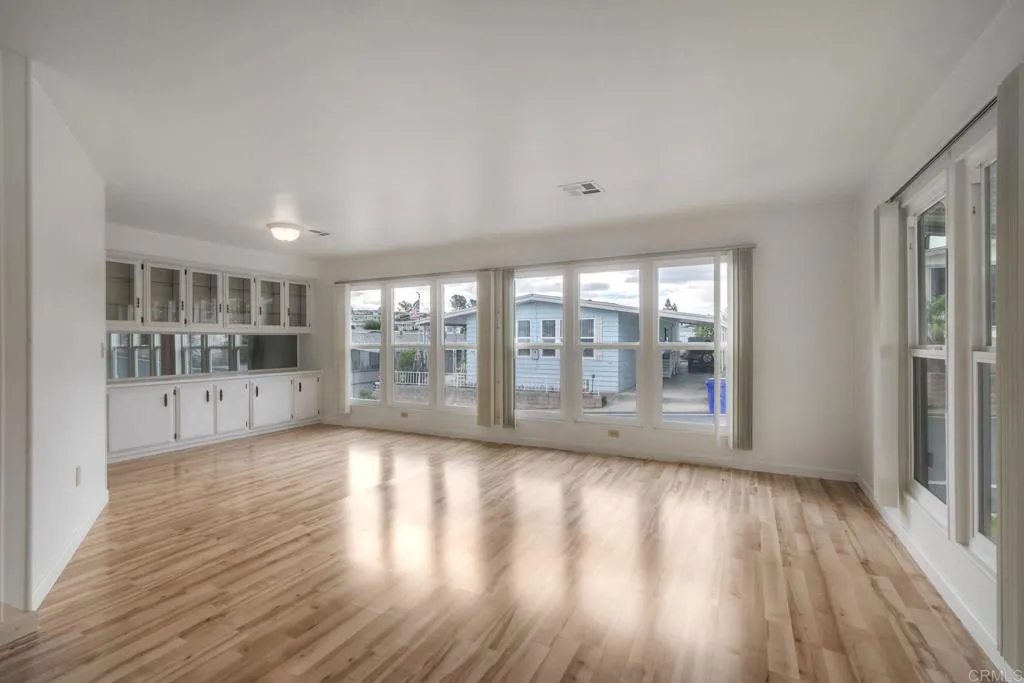 https://cdn.realtyfeed.com/cdn/127/306568234/f6eddcdf202d246300f142c41b21fdd0.webp