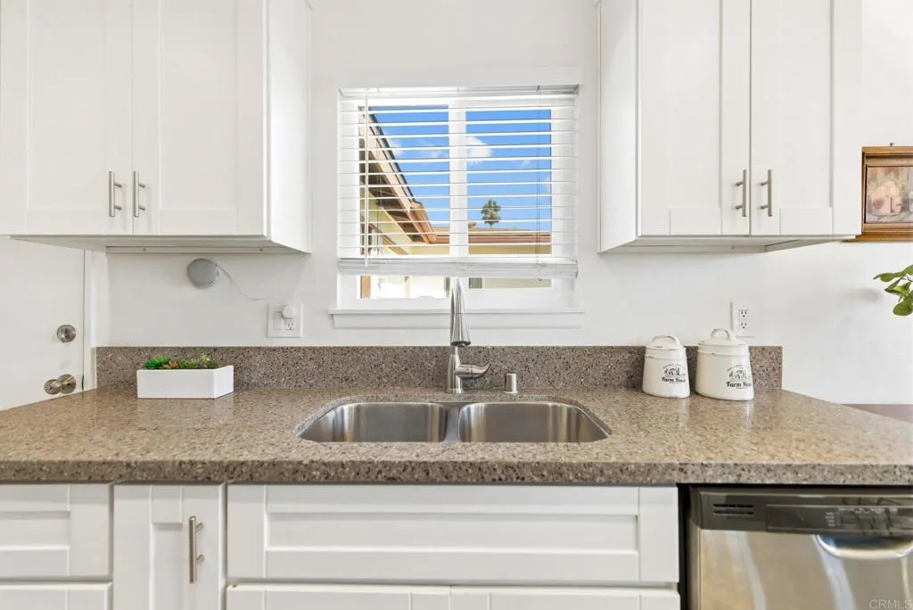https://cdn.realtyfeed.com/cdn/127/306568238/84fd8b4916d6617953932ec2cb63f8ee.webp