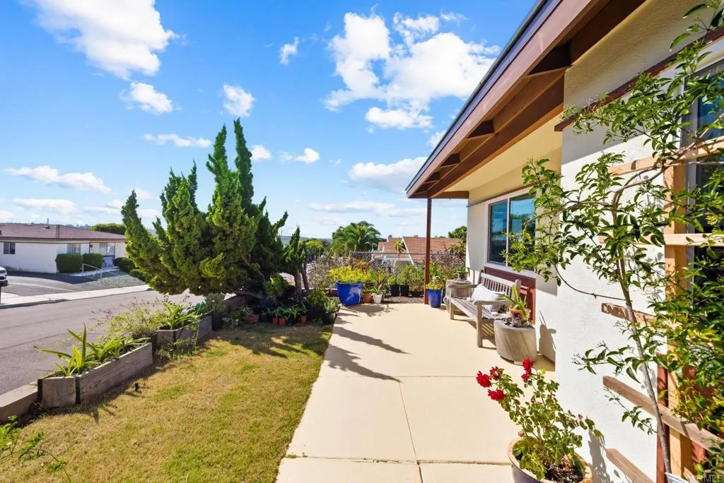 https://cdn.realtyfeed.com/cdn/127/306568238/8d60c4550bbb9e5615986b93a9921110.webp