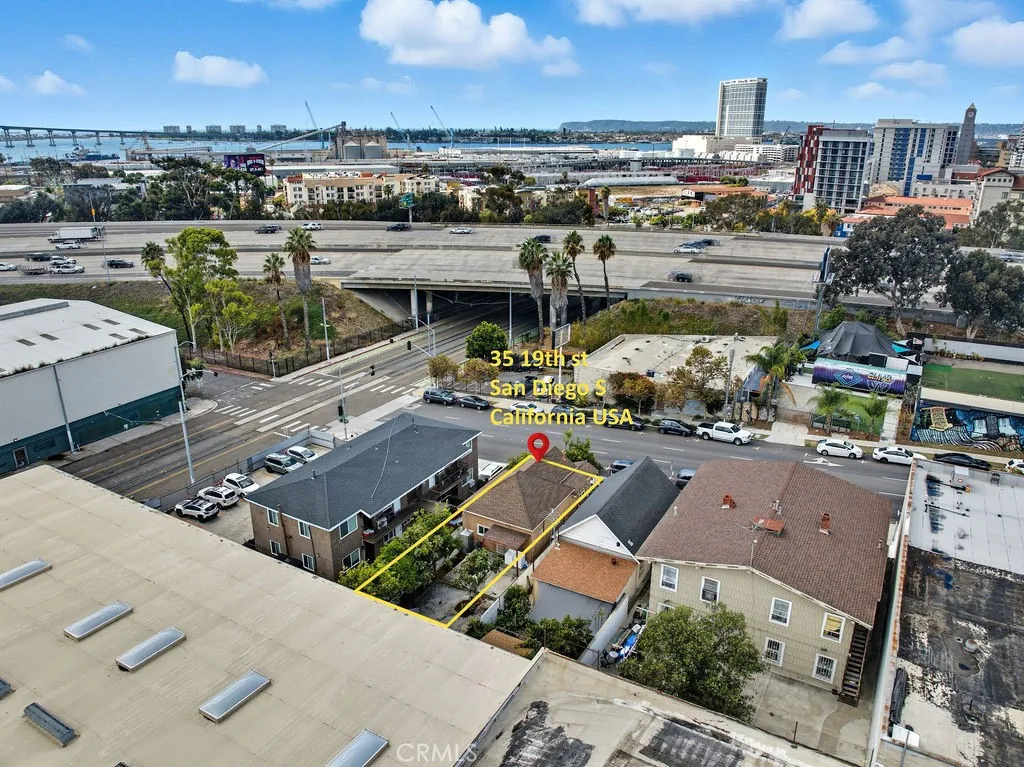 https://cdn.realtyfeed.com/cdn/127/306568247/8f84b6b88aabe0bdad0d821f22051bcb.webp