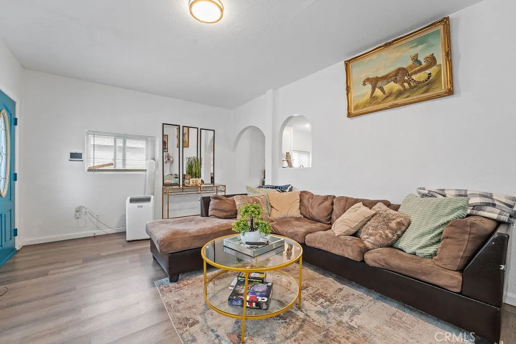 https://cdn.realtyfeed.com/cdn/127/306568247/a9414bd079ad228866d6e9b31c701905.webp