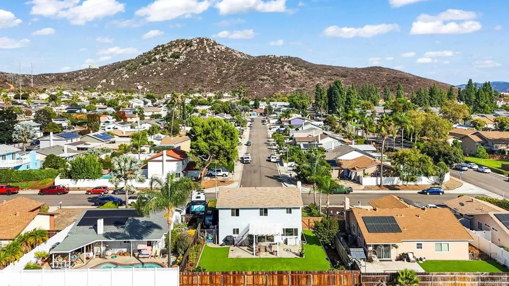 https://cdn.realtyfeed.com/cdn/127/306568257/4d6e9ee6b2f9deafbd946f08781504f7.webp