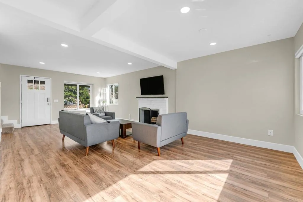 https://cdn.realtyfeed.com/cdn/127/306568257/7bf11d6f772a7ff60f62ee6a93b3212d.webp