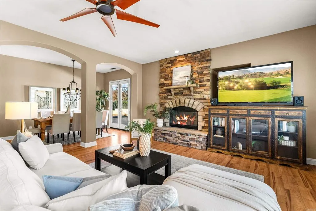 https://cdn.realtyfeed.com/cdn/127/306568296/7d60a1e725e9bd88a838107af81ac66e.webp