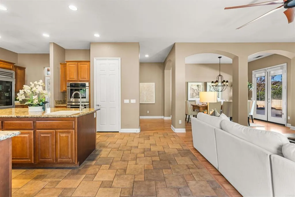 https://cdn.realtyfeed.com/cdn/127/306568296/9e7f789cc1eb6c03eb63530209d23b6c.webp