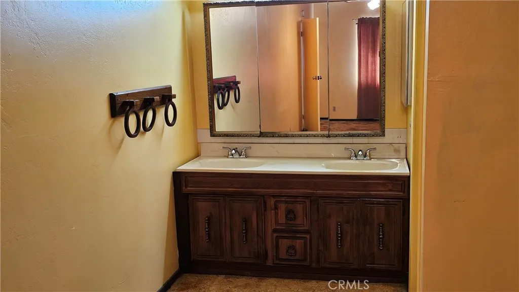 https://cdn.realtyfeed.com/cdn/127/306568316/529b3609164083fd37ce22a6a511f8c3.webp