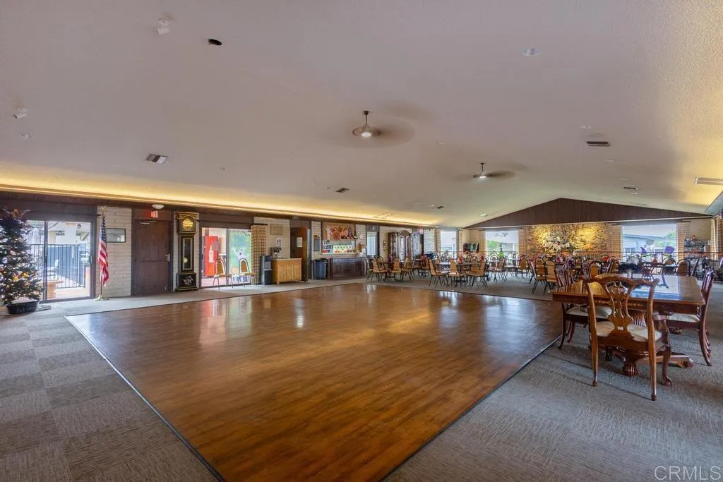 https://cdn.realtyfeed.com/cdn/127/306568342/4ea5f416127c8812207d23f2d99ed74a.webp