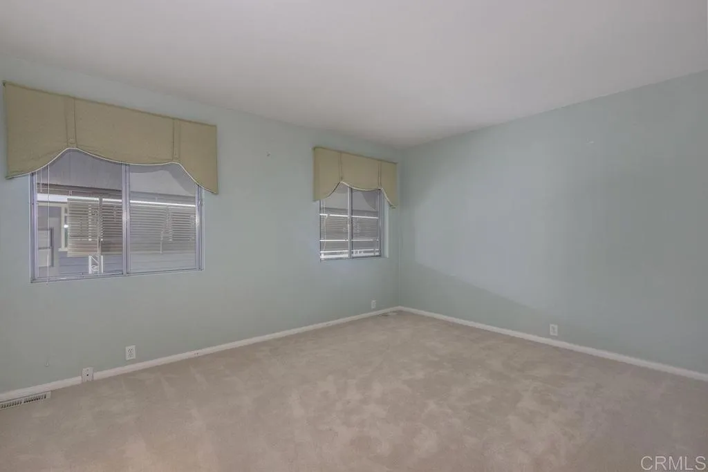 https://cdn.realtyfeed.com/cdn/127/306568342/6a4dc449572653c1acc1dc3b405c969d.webp