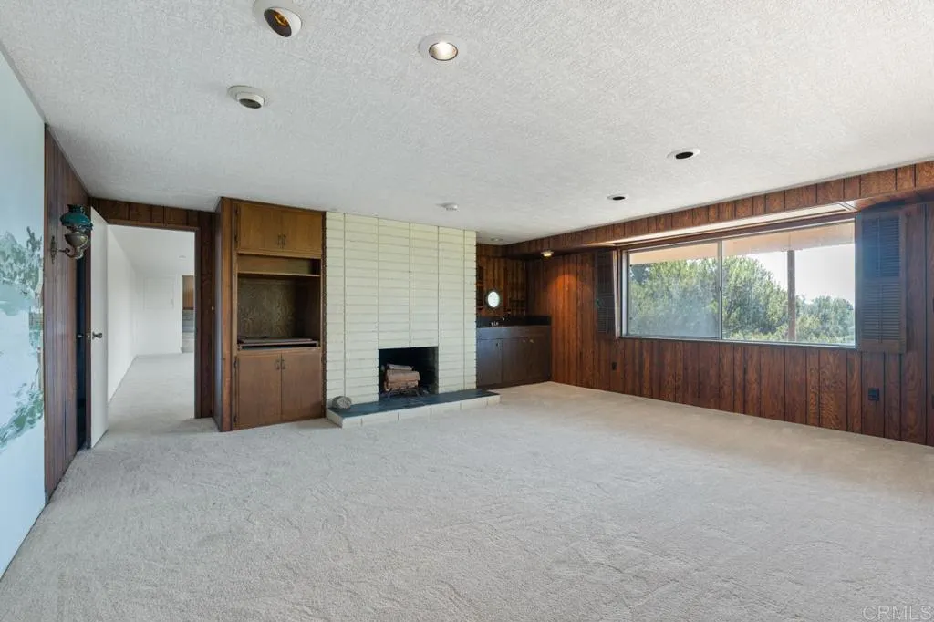 https://cdn.realtyfeed.com/cdn/127/306568349/a4aa0bc243e94c38788d935db84e4fe7.webp