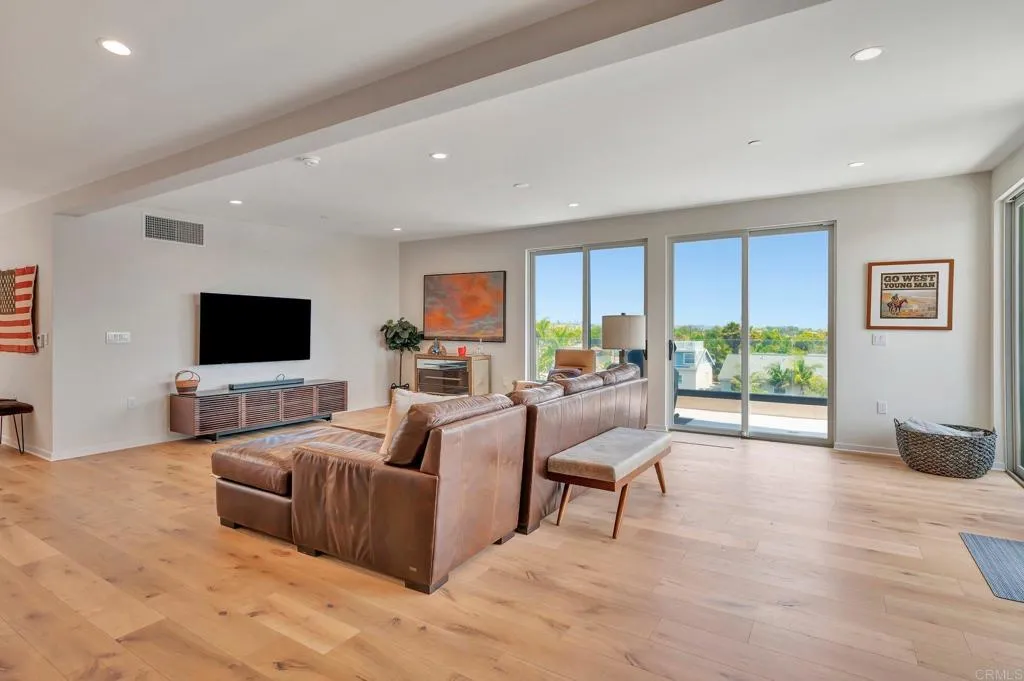 https://cdn.realtyfeed.com/cdn/127/306568351/b33d17b20a9338ffebc03e2c94ace10a.webp
