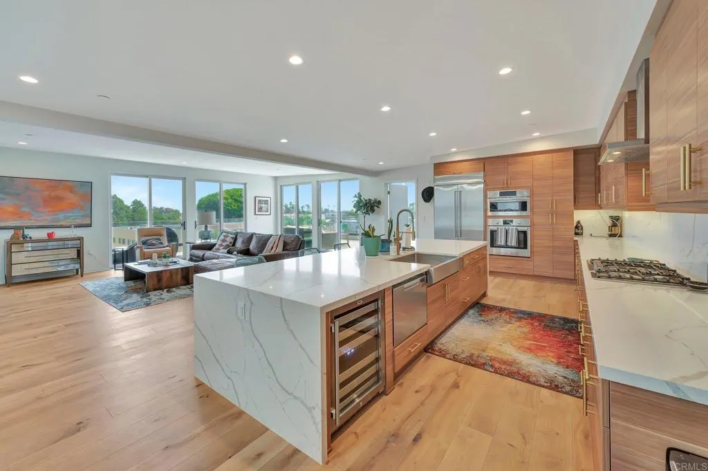 https://cdn.realtyfeed.com/cdn/127/306568351/eeec6ccf7deff3b40fc009cf7d3f3e67.webp