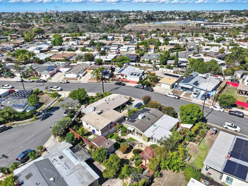 https://cdn.realtyfeed.com/cdn/127/306568357/089aad6fc8d82337f243669cb3b4a4c5.webp