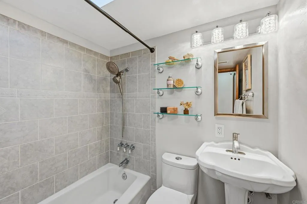 https://cdn.realtyfeed.com/cdn/127/306568357/10542ce3e65695b8efb45a2ae66e5cd2.webp