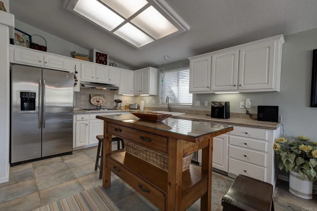 https://cdn.realtyfeed.com/cdn/127/306568372/0ba09305c67b7d1b033426021b1841c2.webp