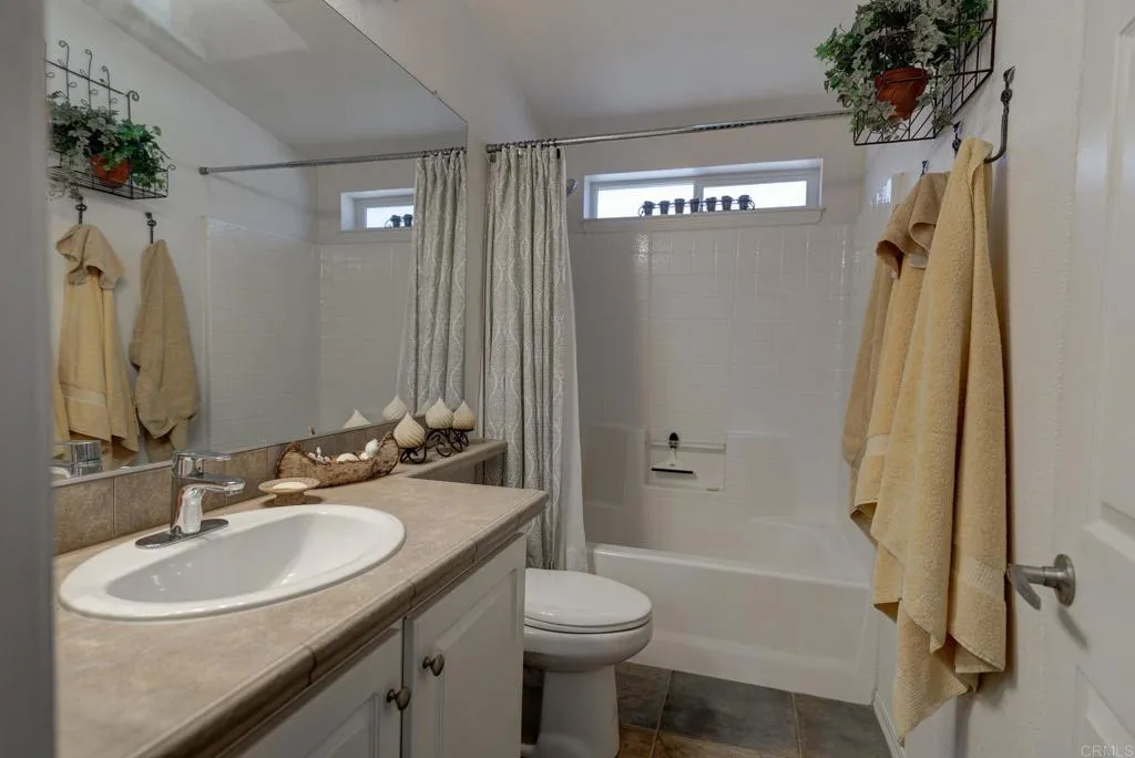 https://cdn.realtyfeed.com/cdn/127/306568372/33530aad115eb9ffaf9bc3ce4e707417.webp