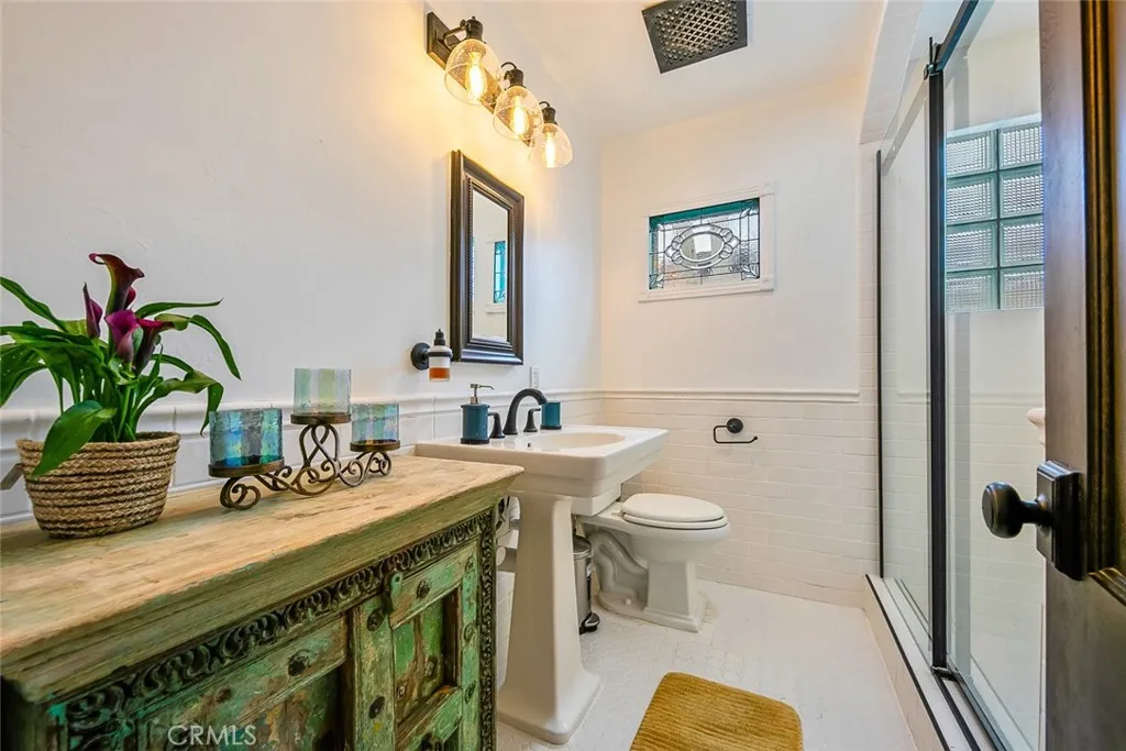 https://cdn.realtyfeed.com/cdn/127/306568413/b17a94e5b4880cd41d8d1c689ac0b951.webp
