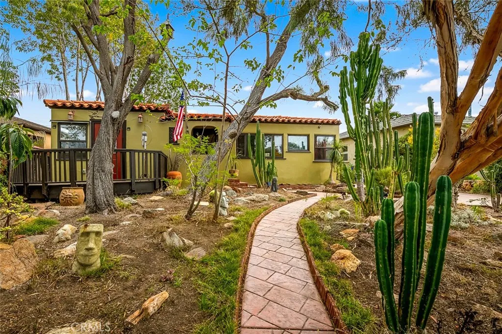 https://cdn.realtyfeed.com/cdn/127/306568413/c9d101701760fc3d5dfadc4475aaf704.webp