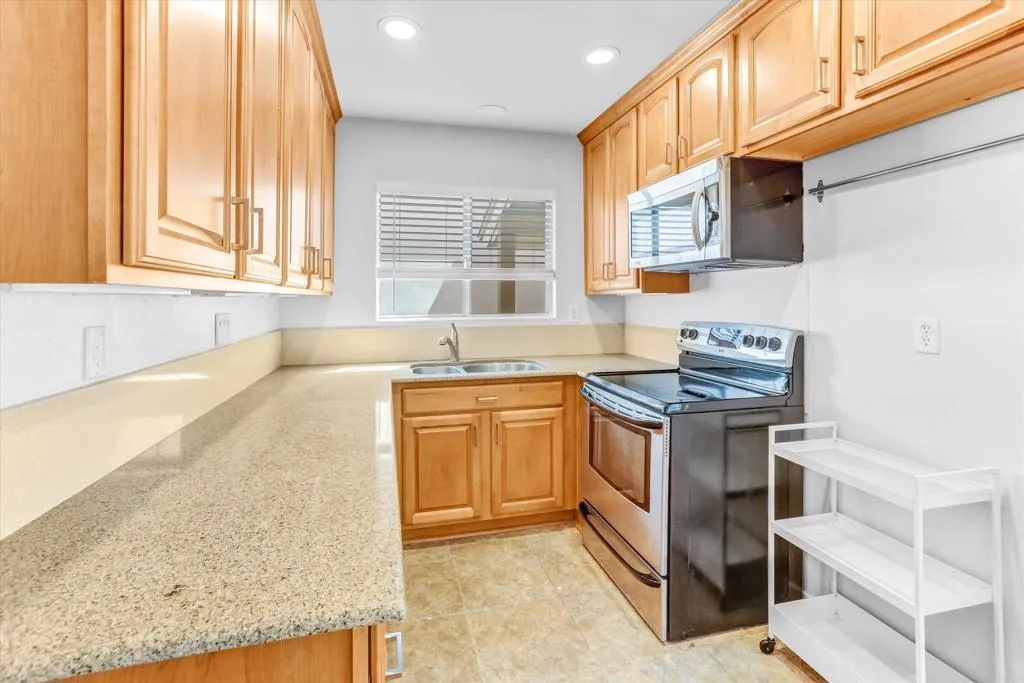 https://cdn.realtyfeed.com/cdn/127/306568428/73d3c681ed3848f8b6b626e1eb041bd3.webp