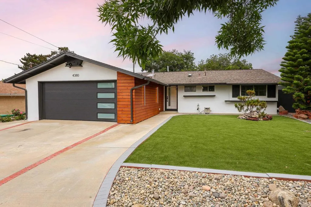 https://cdn.realtyfeed.com/cdn/127/306568478/3897506c47156622d42ced31ad9f9a81.webp