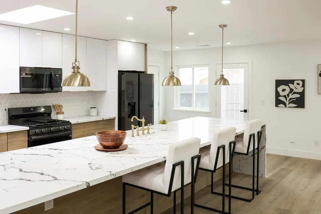 https://cdn.realtyfeed.com/cdn/127/306568478/783a6c0ce6d263d4b2273cf9283fff17.webp