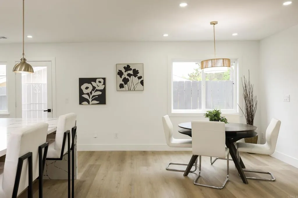 https://cdn.realtyfeed.com/cdn/127/306568478/9401382beffacb974baa641f0d7b87b4.webp