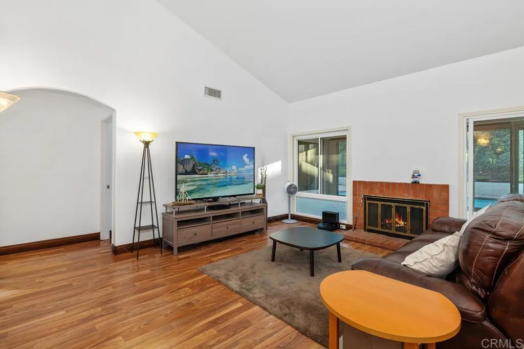 https://cdn.realtyfeed.com/cdn/127/306568497/3068f5008b9047e047f41a4eba4bda42.webp