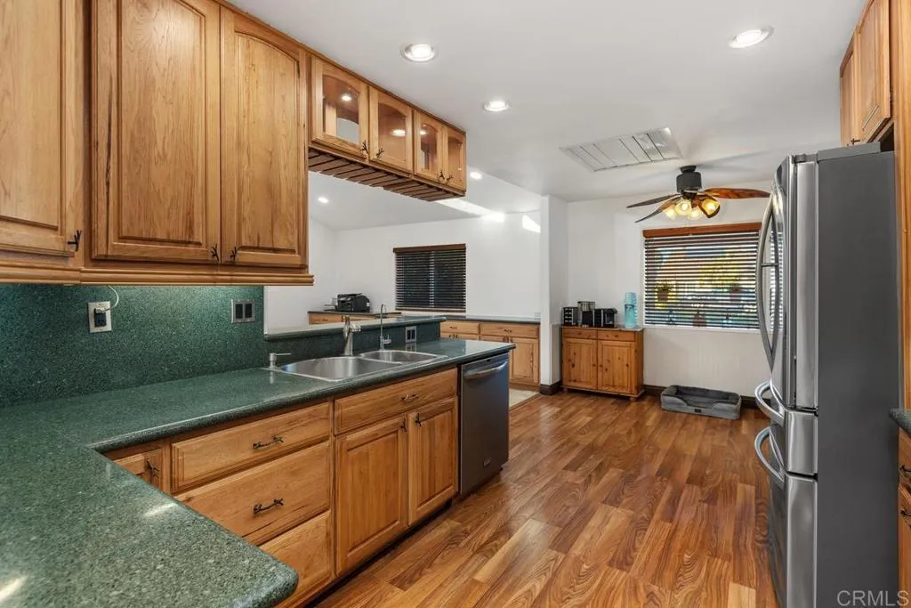 https://cdn.realtyfeed.com/cdn/127/306568497/f02bf6e58c8c56cdd7cac3cfb4f02261.webp