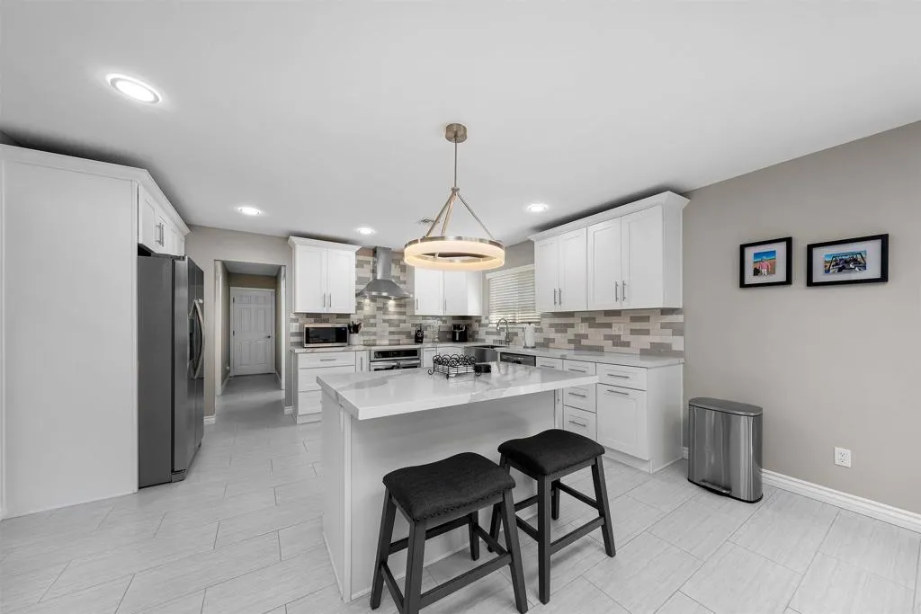 https://cdn.realtyfeed.com/cdn/127/306568591/6b587a8ccc499730d9faa0e1c34dd019.webp