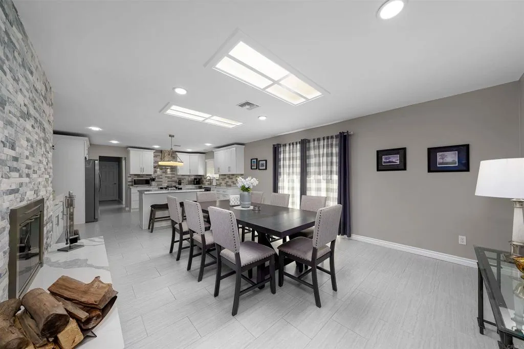 https://cdn.realtyfeed.com/cdn/127/306568591/b1baaf82f2b65abae6a45c891d532bb1.webp