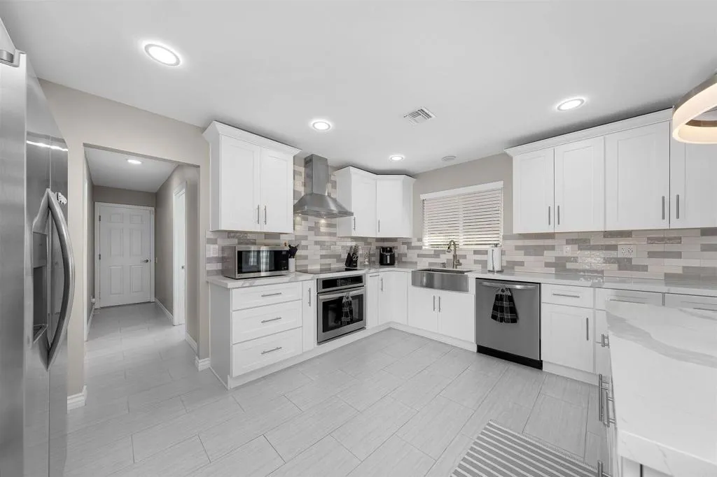 https://cdn.realtyfeed.com/cdn/127/306568591/d36803c15ccd86f625bf5cec88cdc1a6.webp