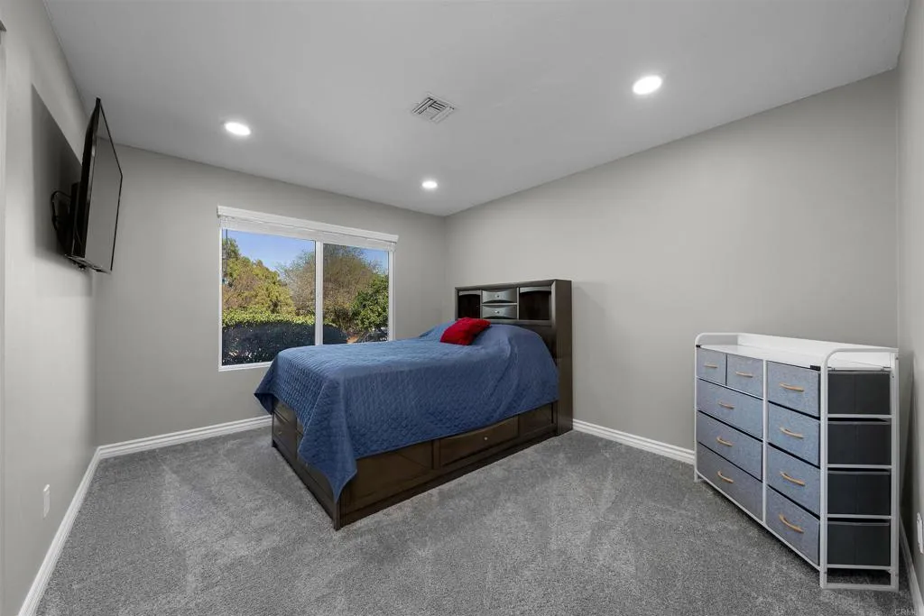 https://cdn.realtyfeed.com/cdn/127/306568591/dc55b2849ba2bb1775e68b9fa87b793a.webp