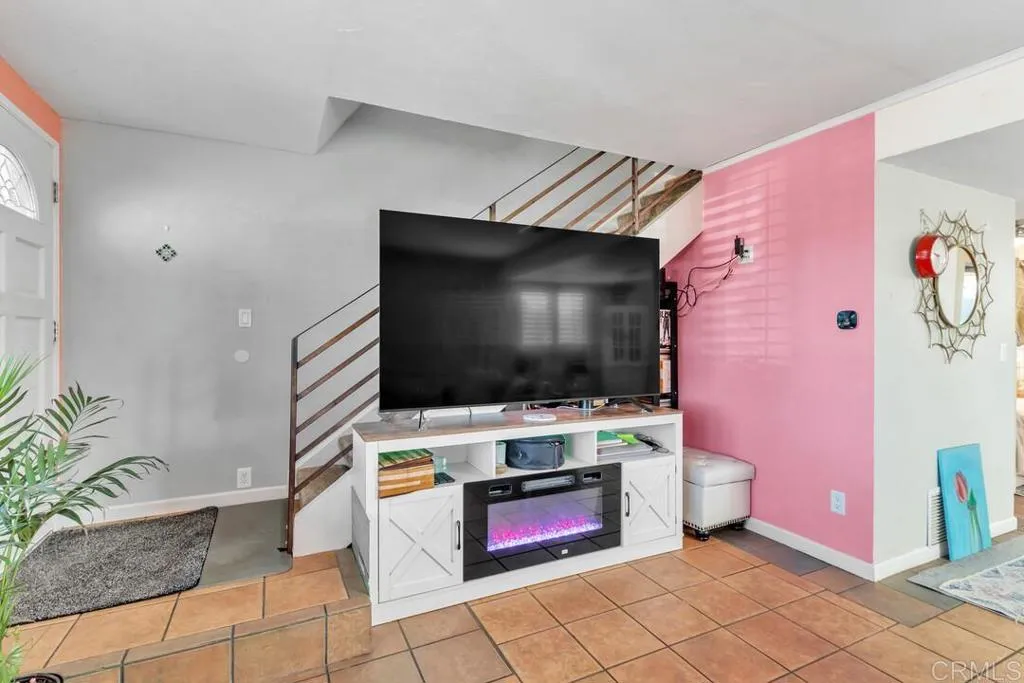 https://cdn.realtyfeed.com/cdn/127/306568609/05741b72fa7fd3d0a4ae4c6bb704aa7c.webp