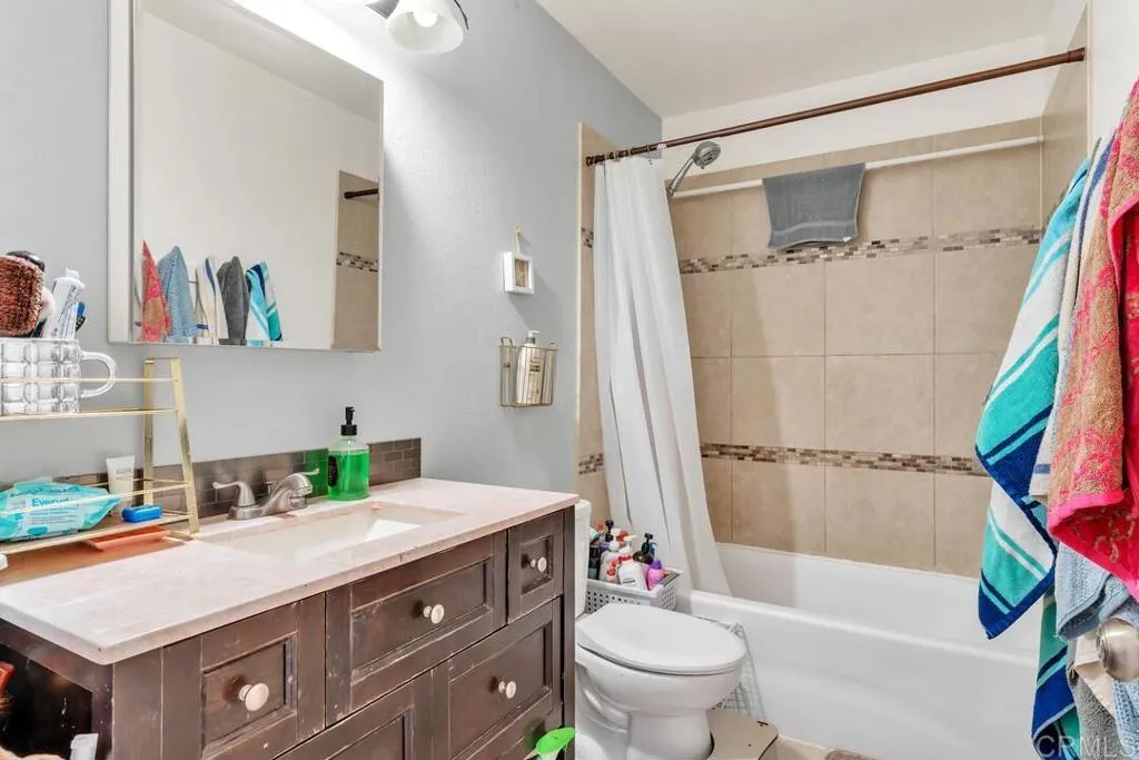 https://cdn.realtyfeed.com/cdn/127/306568609/2240070cef7cde9a9b2e9fc1f85d0781.webp