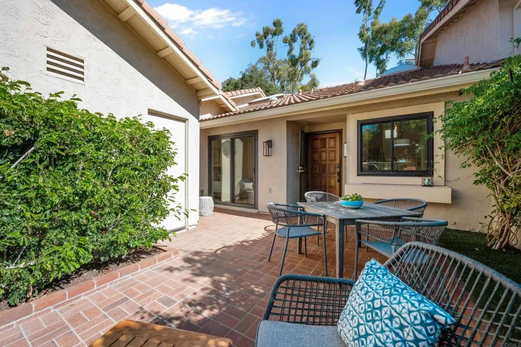 https://cdn.realtyfeed.com/cdn/127/306568638/11c30683a26feecd4aacb0102adbea46.webp