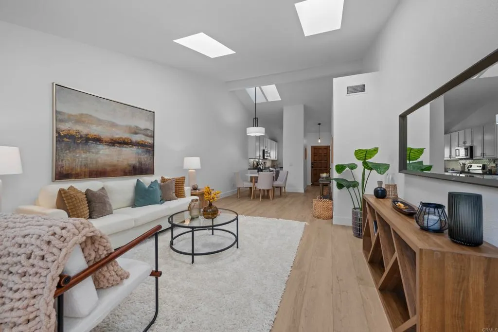 https://cdn.realtyfeed.com/cdn/127/306568638/41ef8afc9c8ea52b59c03f94ab42e10a.webp
