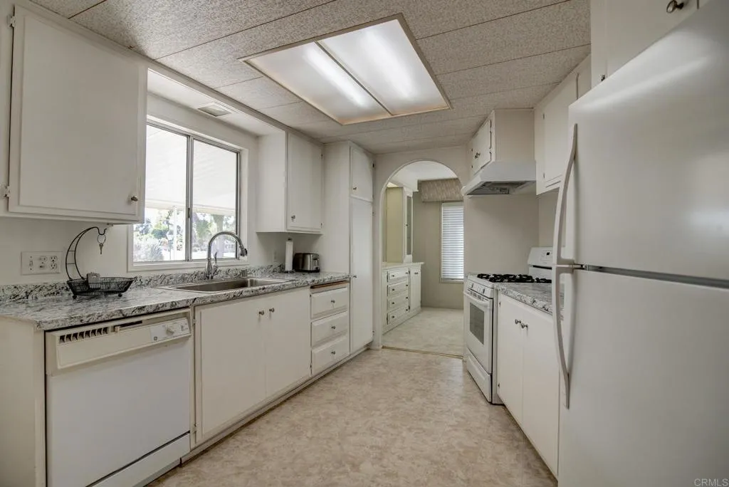 https://cdn.realtyfeed.com/cdn/127/306568671/2b584ce9d08474a96aeae98f639a8744.webp