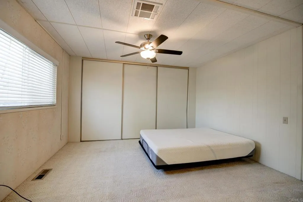 https://cdn.realtyfeed.com/cdn/127/306568671/e70c0b117f6f8456f8487141b2203b83.webp