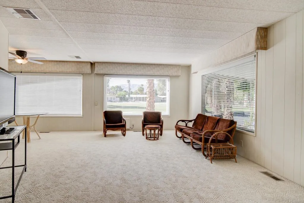 https://cdn.realtyfeed.com/cdn/127/306568671/e9c90218d1a6162ff24340b69cc49d36.webp