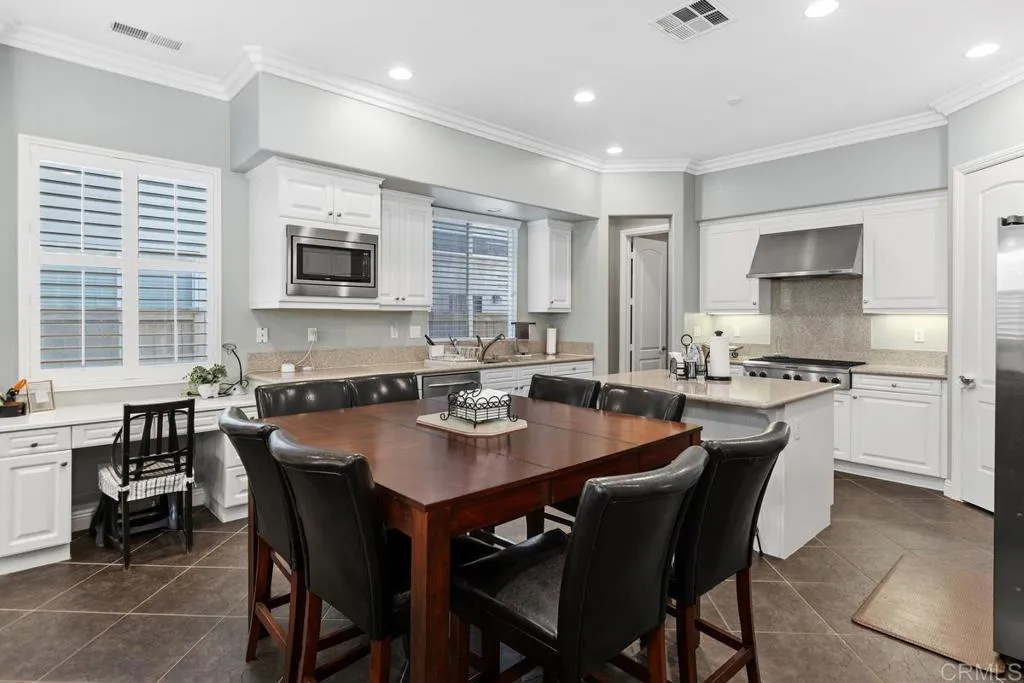 https://cdn.realtyfeed.com/cdn/127/306568702/e617909d9f8b8c456edbc54975ba050e.webp
