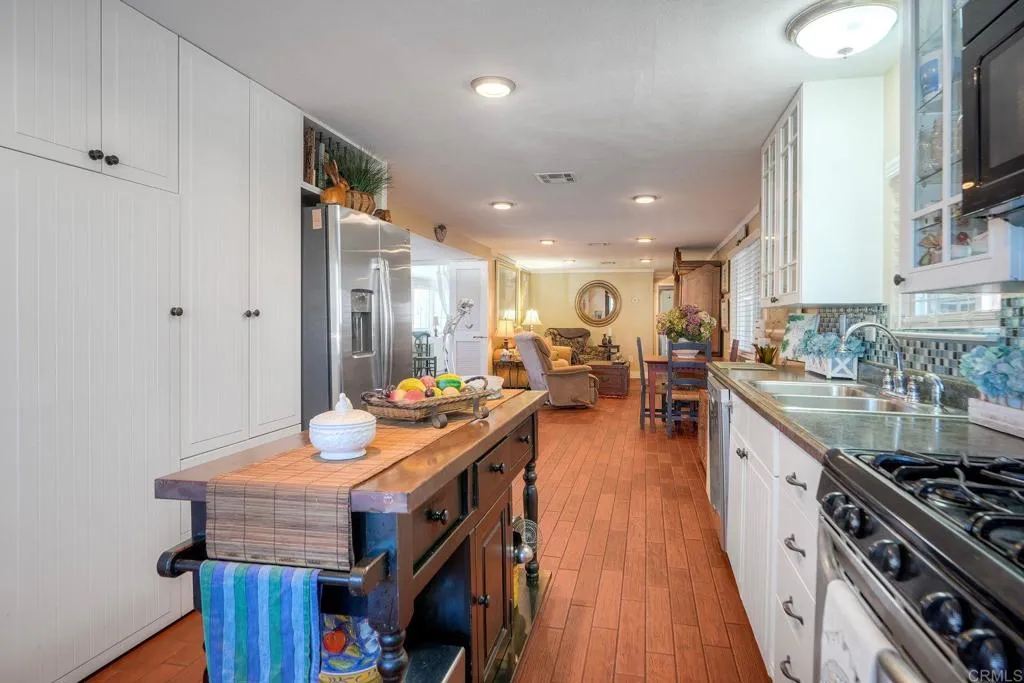 https://cdn.realtyfeed.com/cdn/127/306568807/63b8a0adaf1a015f5c0918d8e743b687.webp