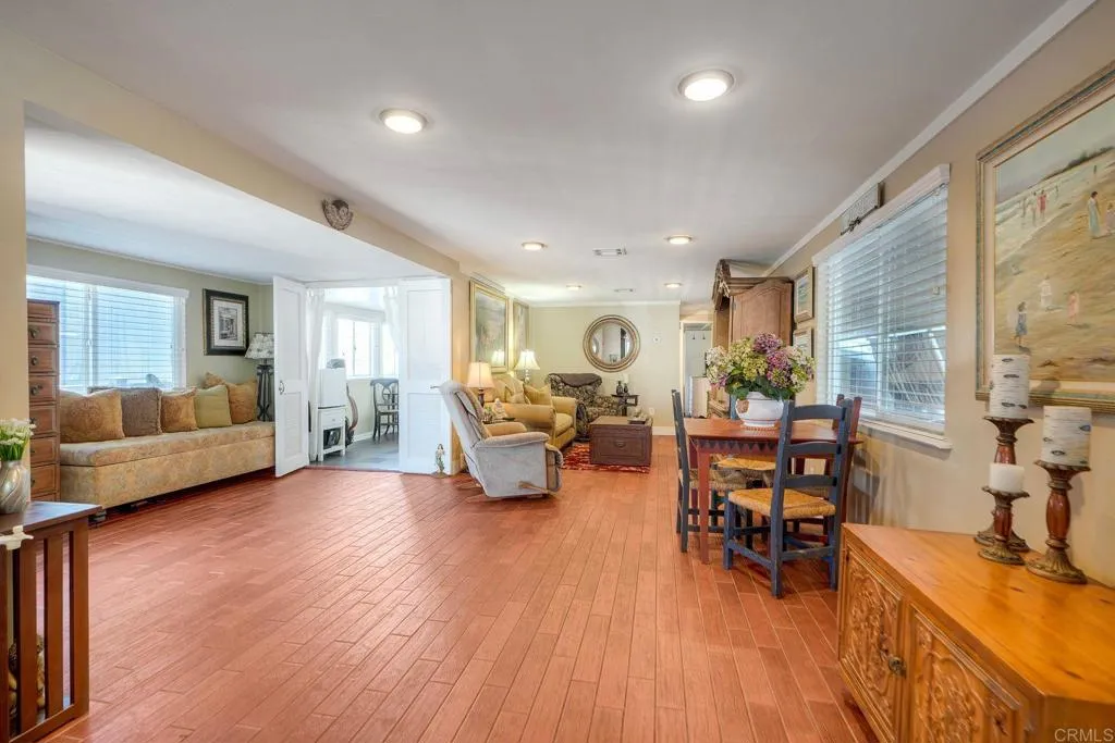https://cdn.realtyfeed.com/cdn/127/306568807/81c4735e02c05f0def91f86a78bac533.webp