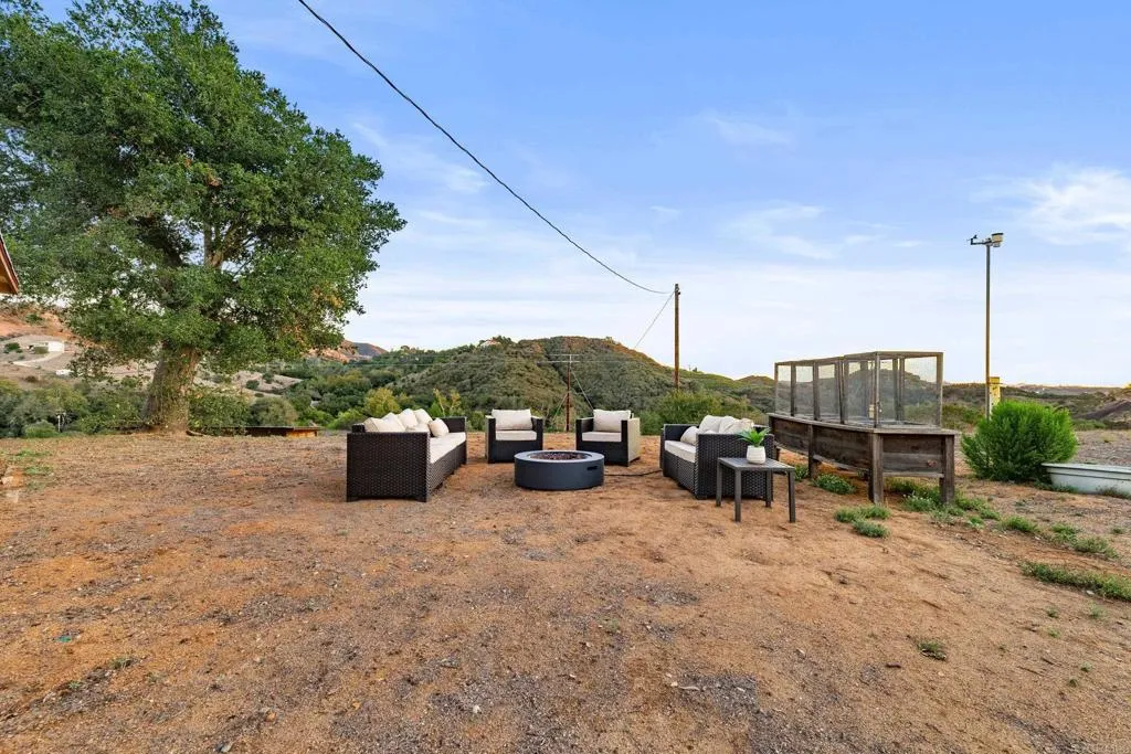 https://cdn.realtyfeed.com/cdn/127/306568875/2dbac3ff65fb857d213939a2a411d5bb.webp