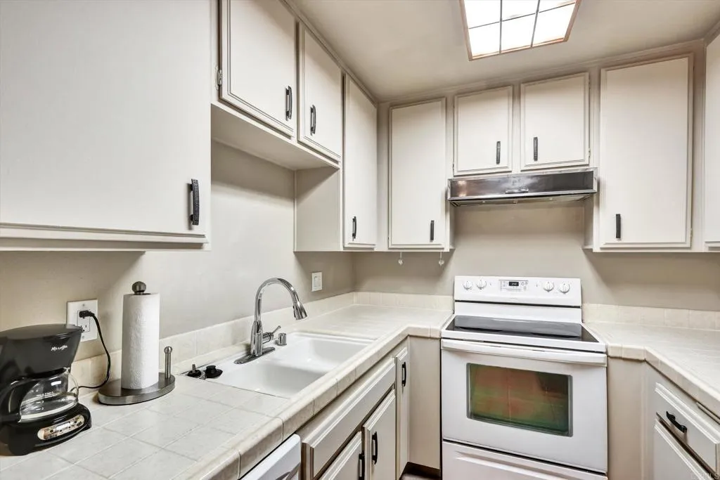 https://cdn.realtyfeed.com/cdn/127/306568876/f5747bff5541c9b73f8fdaff9852b0ec.webp