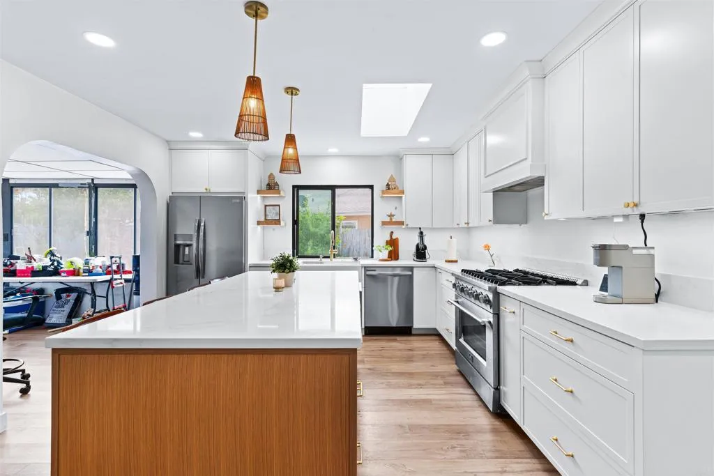 https://cdn.realtyfeed.com/cdn/127/306568881/8f021d711416460dea41eec2a12b020b.webp