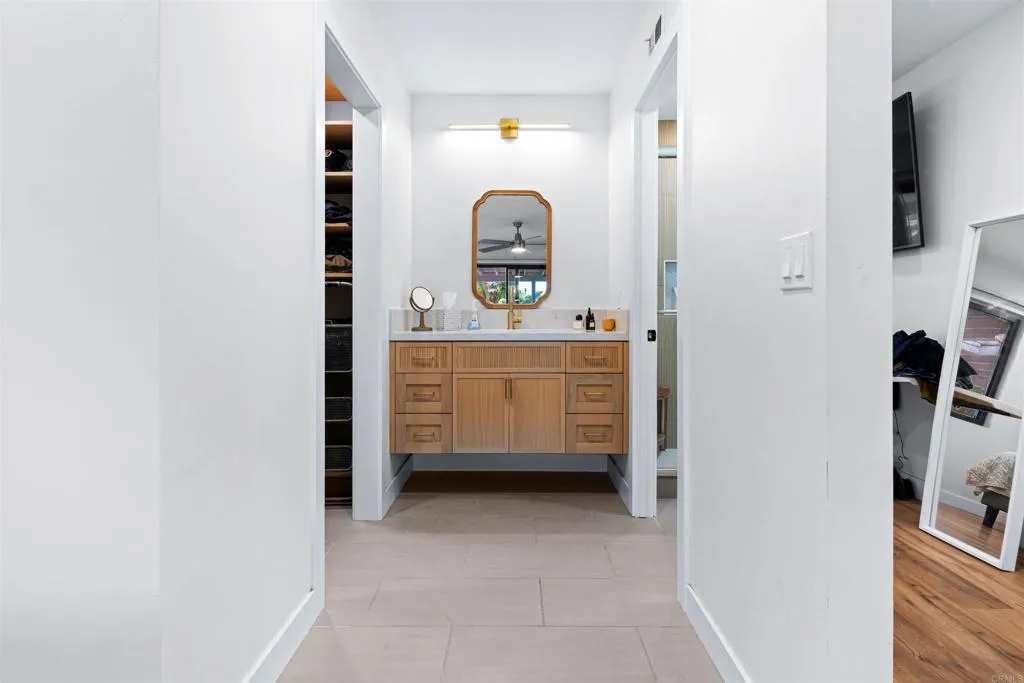 https://cdn.realtyfeed.com/cdn/127/306568881/fb2d46ddfba9310b1414578c86bb802c.webp